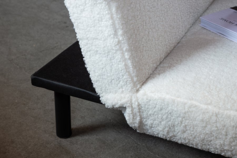 VENTURE DESIGN Bodil sovesofa - hvit teddystoff og sort stl (180x106)