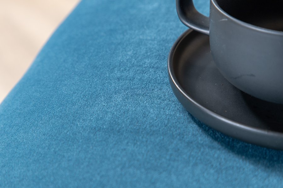 VENTURE DESIGN Bompuff, rektangulr - bl flyel og messingstl (90x70)