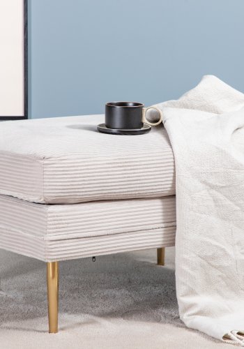 VENTURE DESIGN Boom Pouf, rechteckig – hellbeiger Samt und Messingstahl (90x70)