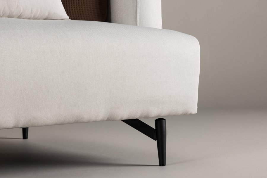 VENTURE DESIGN Sofia lenestol, m. armlener - beige polyester og sort stl