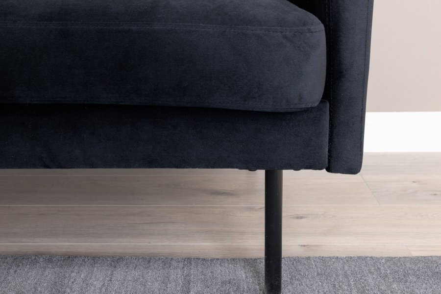 VENTURE DESIGN Zoom 2-seters sofa - svart flyel og sort stl