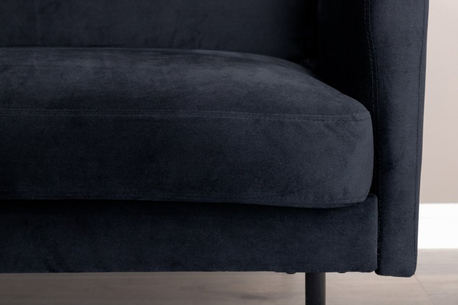VENTURE DESIGN Zoom 2-seters sofa - svart flyel og sort stl