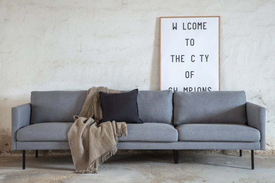 VENTURE DESIGN Zoom 3-seters sofa - gr polyester og sort stl