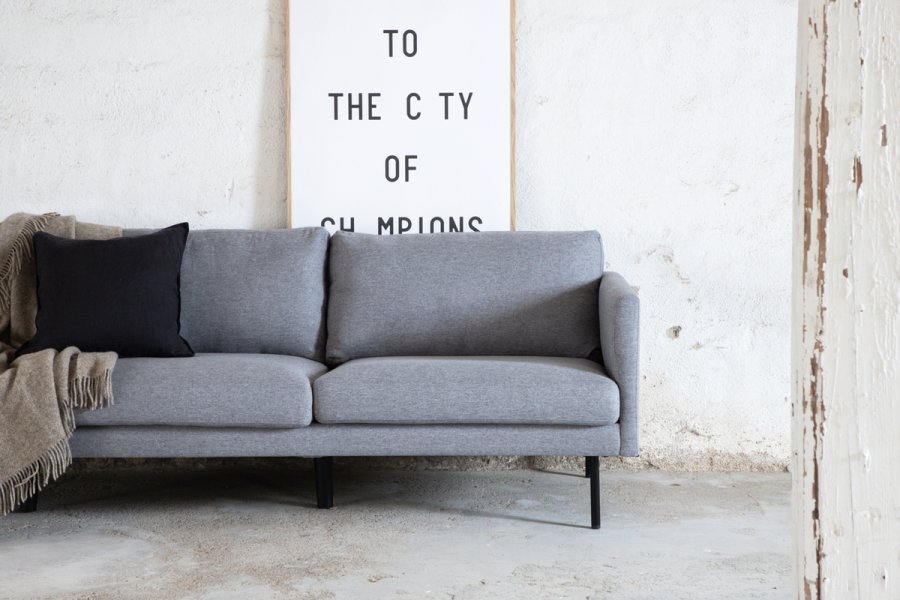 VENTURE DESIGN Zoom 3-seters sofa - gr polyester og sort stl