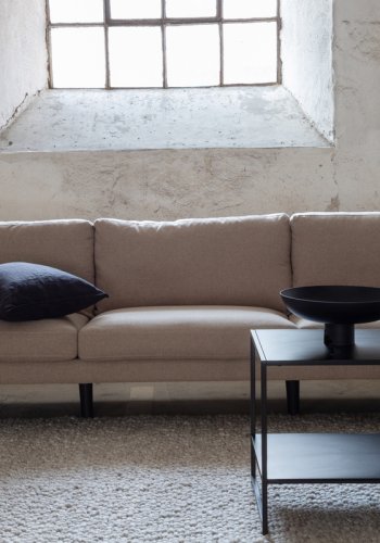 VENTURE DESIGN Zoom 3-seters sofa - brun polyester og sort stl