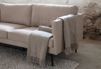 VENTURE DESIGN Zoom 3-seters sofa - brun polyester og sort stl