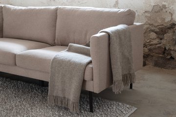 VENTURE DESIGN Zoom 3-seters sofa - brun polyester og sort stl