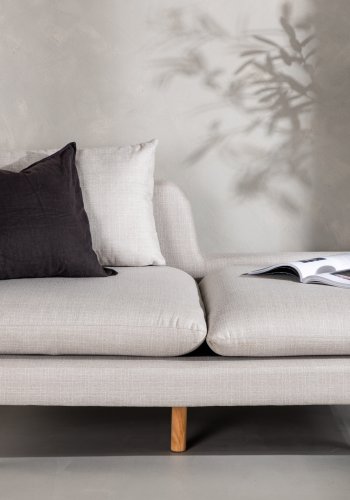 VENTURE DESIGN Tacoma 2-personers soffa - beige tyg och naturgummiträ