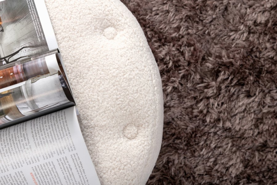 VENTURE DESIGN Benjamin puff, rund - hvit teddystoff (55)