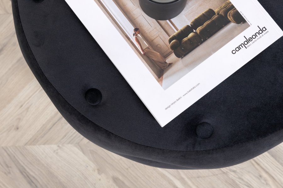 VENTURE DESIGN Benjamin puff, rund - svart flyel (55)