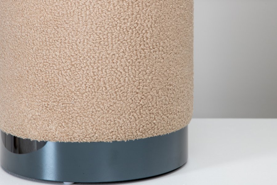 VENTURE DESIGN Benji Pouf, Zylinder – beigefarbener Teddybär-Stoff, Polyester und schwarzer Stahl (35)