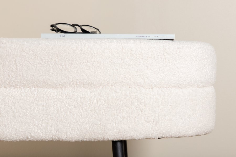 VENTURE DESIGN Otto puff, oval - hvit teddystoff polyester og svart stl (100x40)