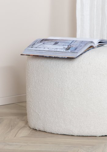 VENTURE DESIGN Pegpuff, trekantet - hvit teddystoff polyester