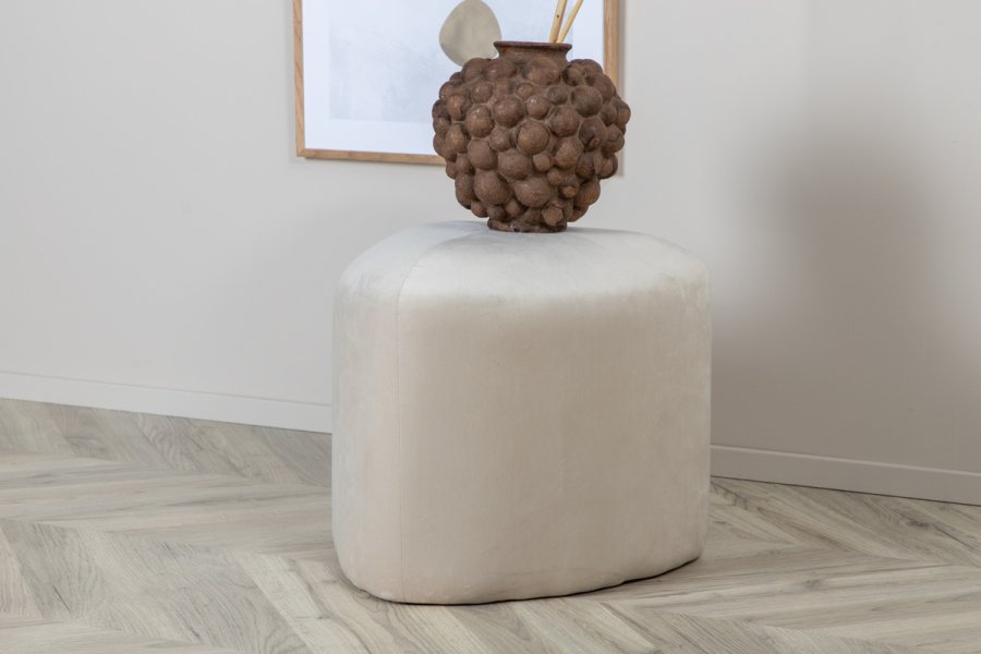 VENTURE DESIGN Pegpuff, trekantet - beige flyel