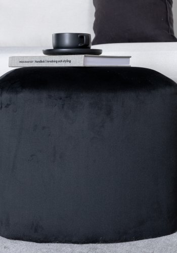 VENTURE DESIGN Pegpuff, trekantet - svart flyel