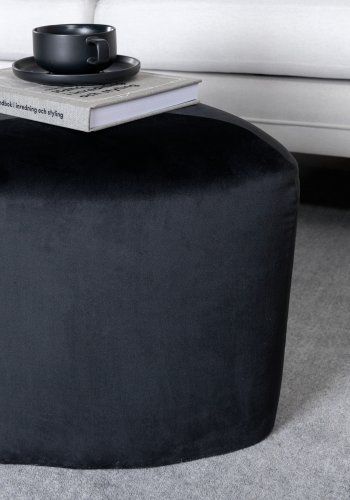 VENTURE DESIGN Pegpuff, trekantet - svart flyel