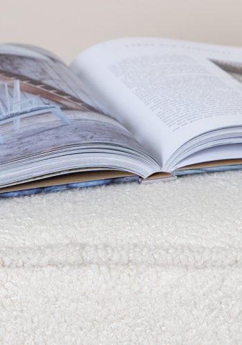 VENTURE DESIGN Piff-puff, firkantet - hvit teddystoff polyester (44x44)