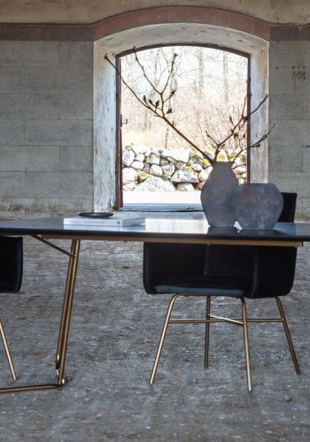 VENTURE DESIGN Pippi spisebord, rektangulrt - svart finer og kobberstl (190x90)