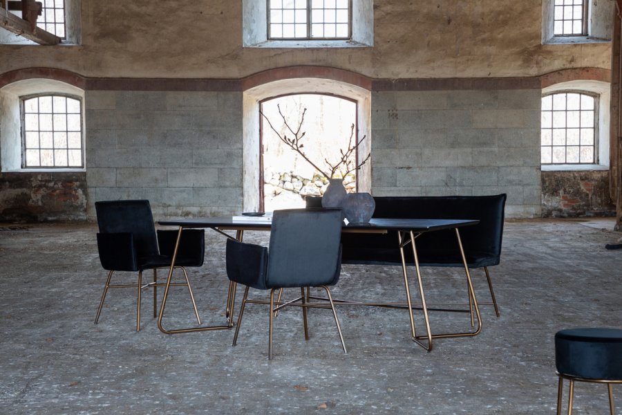 VENTURE DESIGN Pippi spisebord, rektangulrt - svart finer og kobberstl (190x90)