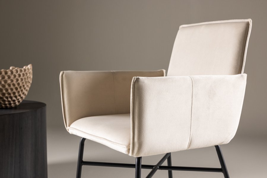VENTURE DESIGN Petra spisebordstol, m. armlener - beige polyesterflyel og sort stl