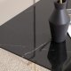 VENTURE DESIGN Tristar salongbord, firkantet - svart marmorert glass og messingstl (80x80)