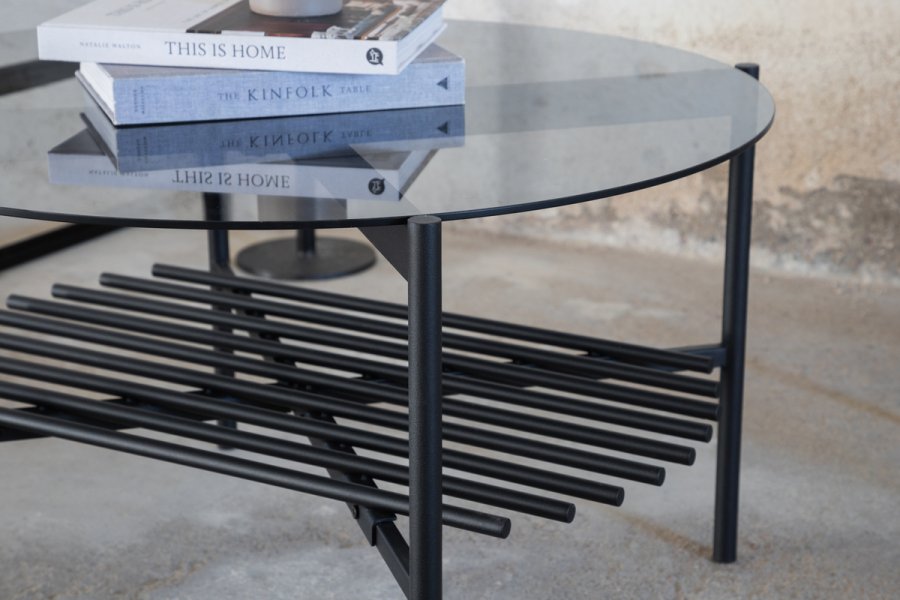 VENTURE DESIGN Von Staf salongbord, m. hylle - sort glass og sort stl (80)