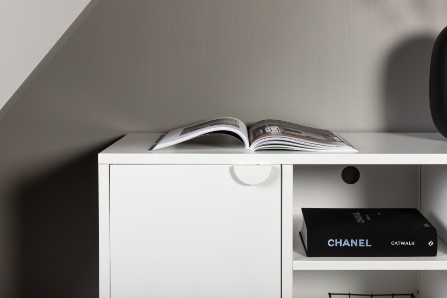 VENTURE DESIGN Piring TV-bord, m. 2 drer og 3 hyller - hvitt stl (120x40)