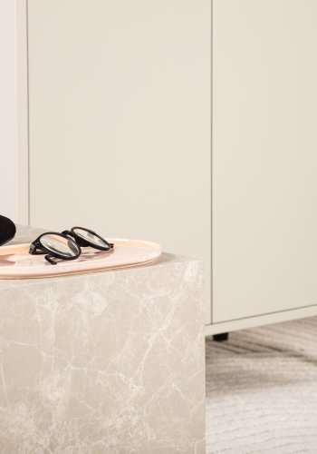 VENTURE DESIGN Piring garderobe, m. 2 drer, 3 hyller og hengestang - beige stl (H:183)