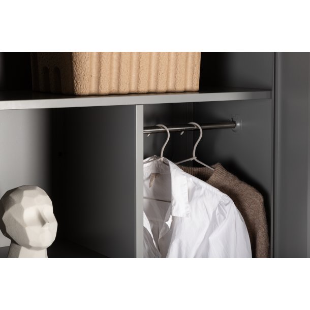 VENTURE DESIGN Piring garderobeskab, m. 2 l�ger, 3 hylder og b�jlestang - lysegr� st�l (H:183) - Venture Design