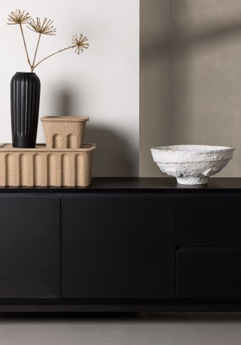 VENTURE DESIGN Corpus Sideboard, m. 2 Türen und 2 Schubladen – schwarzes MDF