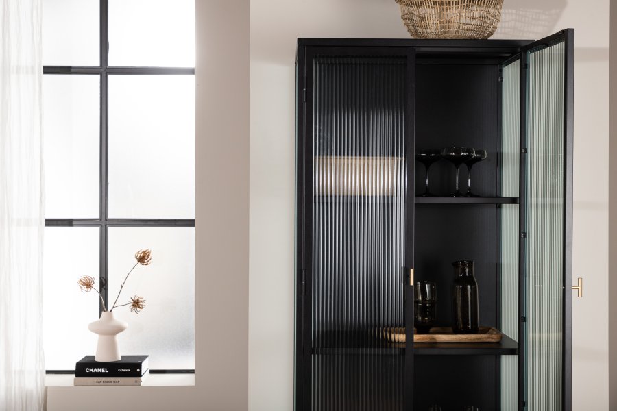 VENTURE DESIGN Garis vitrineskap, m. 2 d�rer og 2 hyller - glass og sort st�l (H:160)