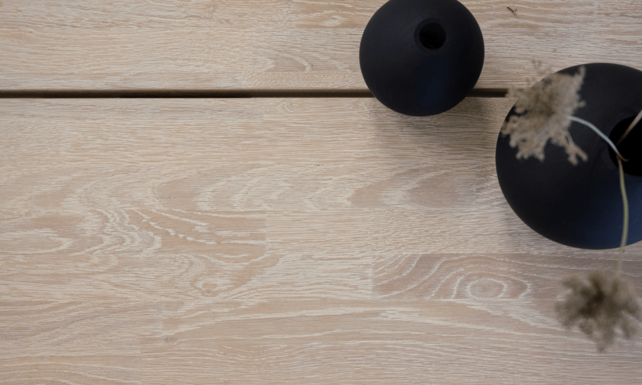 ROWICO Fred Plankentisch - weiß geölte Eiche und schwarzes Metall (240x100) 