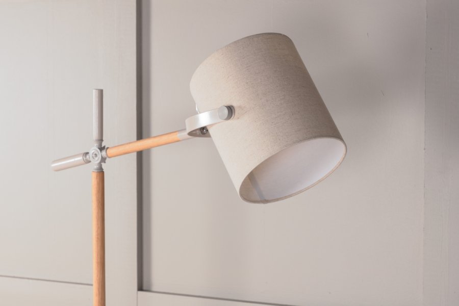 VENTURE DESIGN Dennis gulvlampe - beige lin og beige/naturlig stl