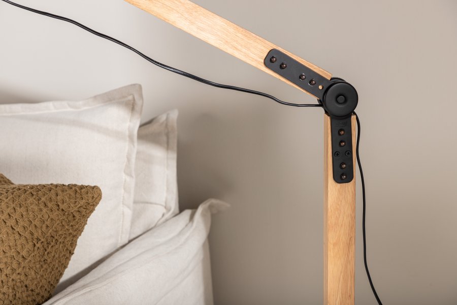 VENTURE DESIGN Kick gulvlampe - naturlig og sort stl