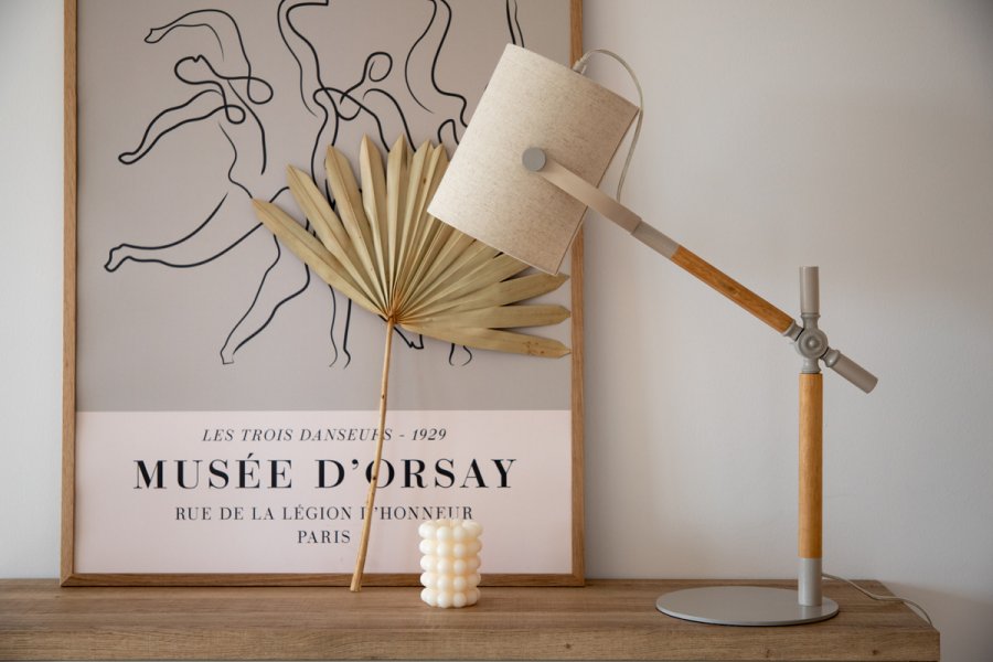 VENTURE DESIGN Dennis Tischleuchte - beiges Leinen und beige/naturfarbener Stahl