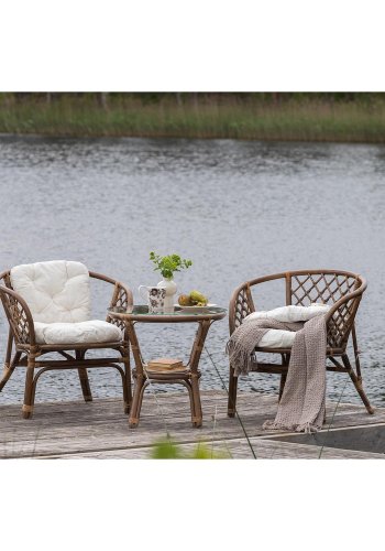 VENTURE DESIGN Wera loungest, m. 2 havestole og 1 havebord - offwhite hynder, glas og brun rattan