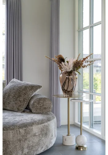 HOUSE NORDIC Salo hjrnebord, rundt - messing stl og marmor (25,5)