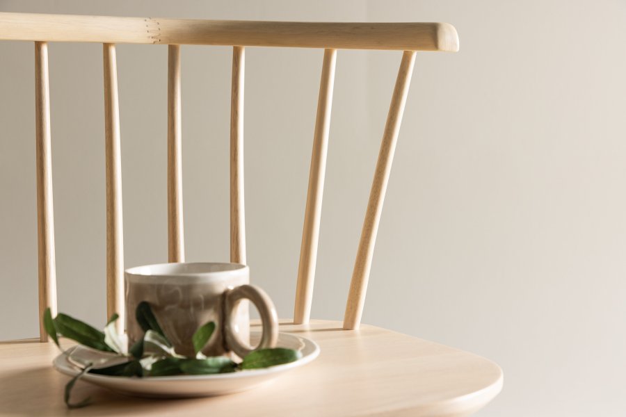 VENTURE DESIGN Bobby spisebordsbenk, m. ryggsttte - hvitkalket gummitre