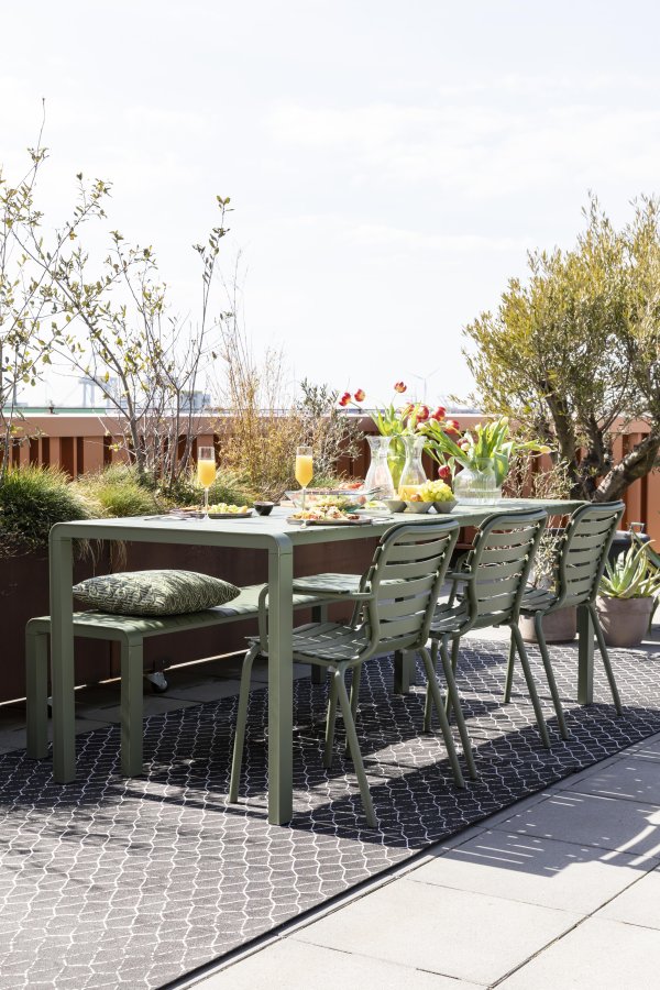 ZUIVER Vondel hagestol, stablebar - grnn aluminium