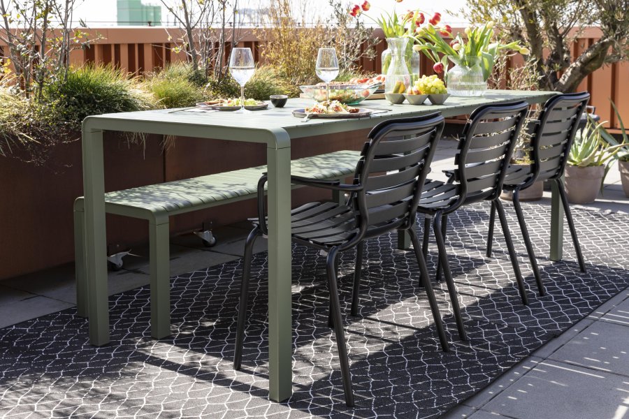 ZUIVER Vondel hagestol, med armlener - sort aluminium