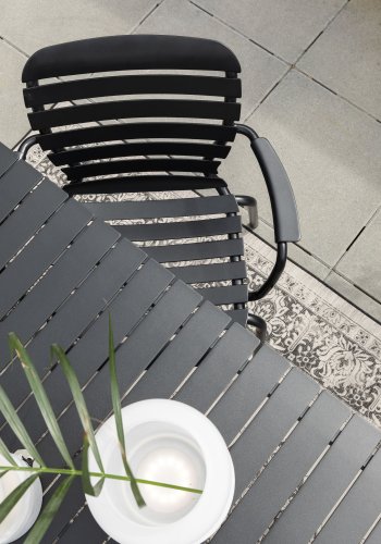 ZUIVER Vondel hagestol, med armlener - sort aluminium