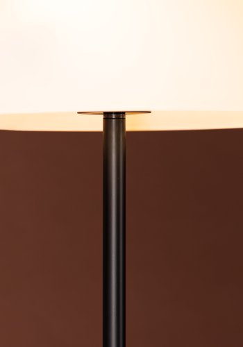 VENTURE DESIGN Ferrand Stehleuchte - weißes Glas und schwarzes Eisen