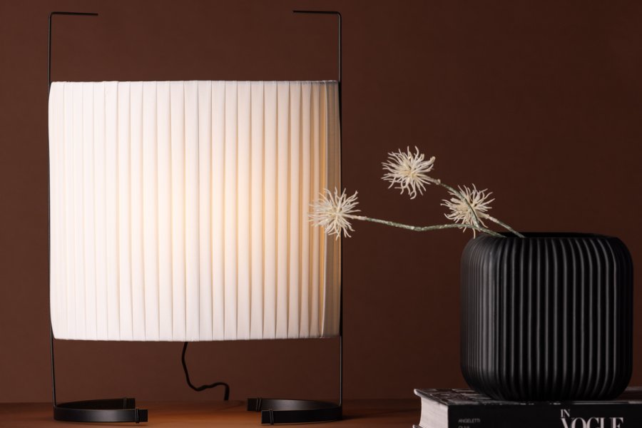 VENTURE DESIGN Rennes gulvlampe, Liten - hvitt stoff og svart jern