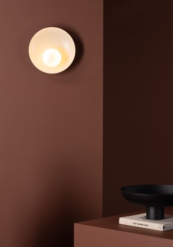 VENTURE DESIGN Le Havre vegglampe - hvitt glass og lysegrt jern