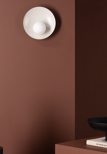 VENTURE DESIGN Le Havre vegglampe - hvitt glass og lysegrt jern