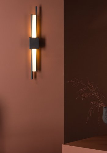 VENTURE DESIGN Clermont vegglampe - hvit akryl og svart jern