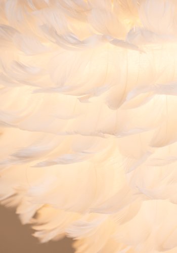 VENTURE DESIGN Nicola taklampe, Stor - hvit kunstig fjr