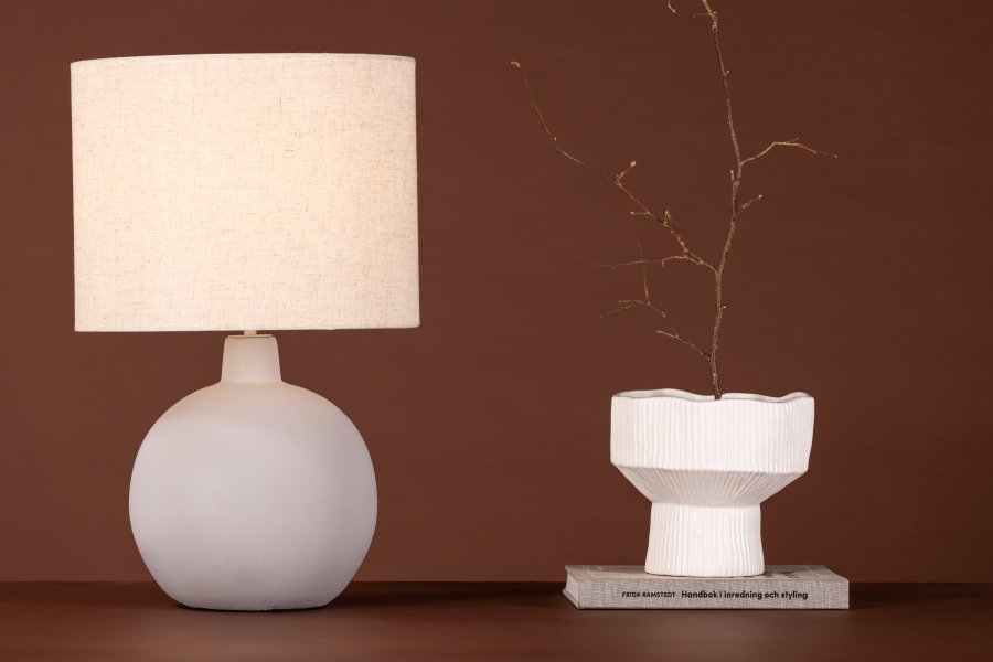 VENTURE DESIGN Torcello bordlampe - beige lin og gr betong