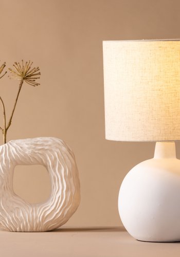 VENTURE DESIGN Torcello bordlampe - beige lin og hvit betong