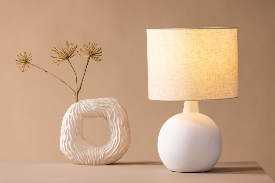VENTURE DESIGN Torcello bordlampe - beige lin og hvit betong